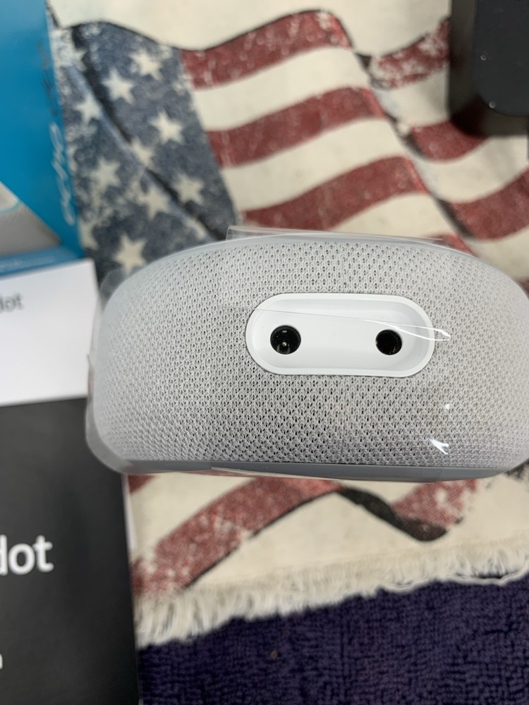 Amazon Echo Dot (3rd Generation) Smart Speaker with Alexa - White & Alexa L9D29R