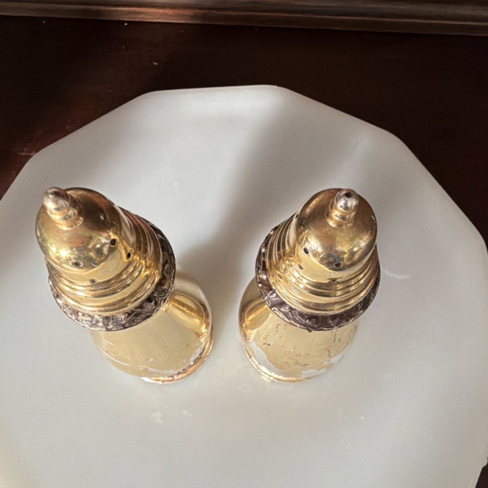 Oneida Community Silverplate Salt & Pepper Shakers 5 Inch Tableware Set