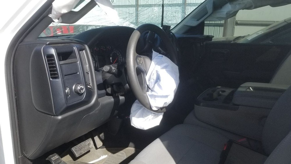 17 CHEVY SILVERADO 1500 AIR SHUTTER 5.3L