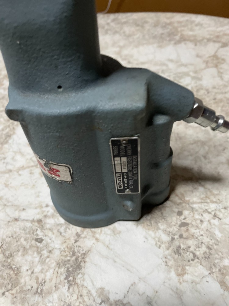 G 701A Cherry max riveter