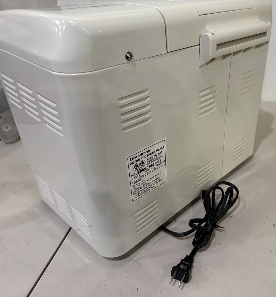 Breadman Ultimate TR2200C Automatic Programmable Bread Machine