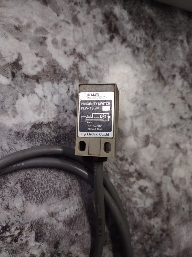 FUJI PEW-13L/N PROXIMITY SWITCH