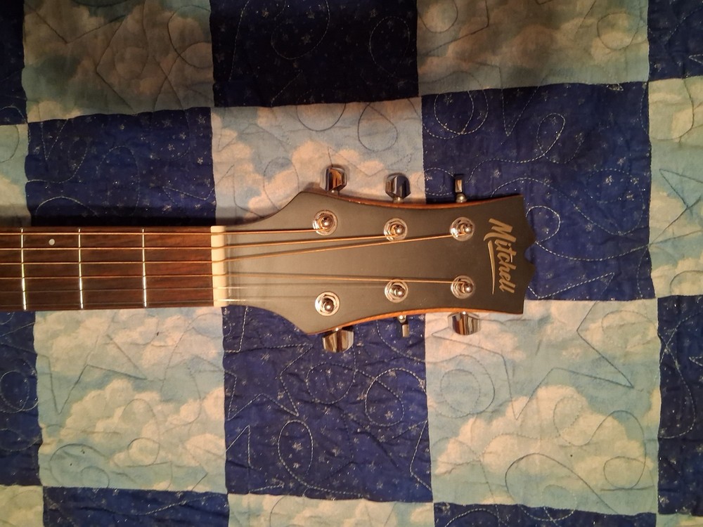 Mitchell acoustic electric T231CE w/hard shell case