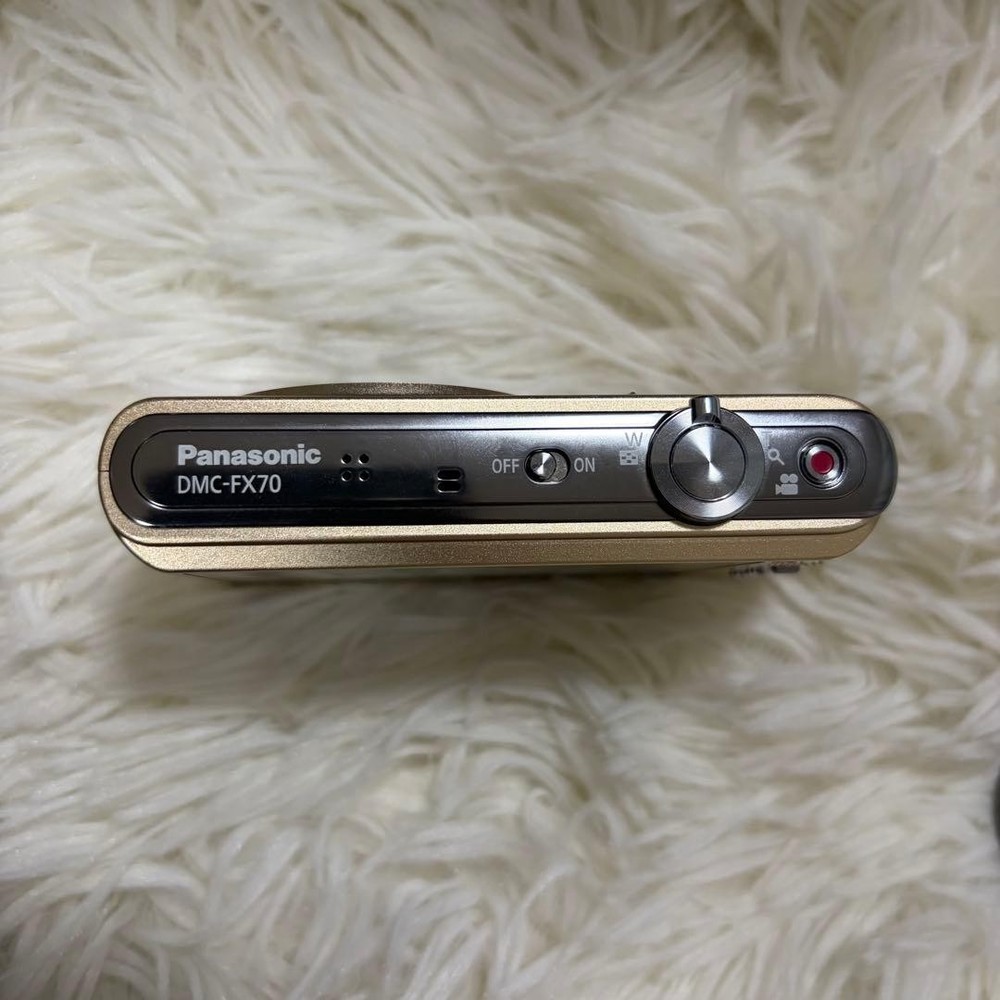 Panasonic DMC FX70 Compact Digital Camera Gold pre-owned condition