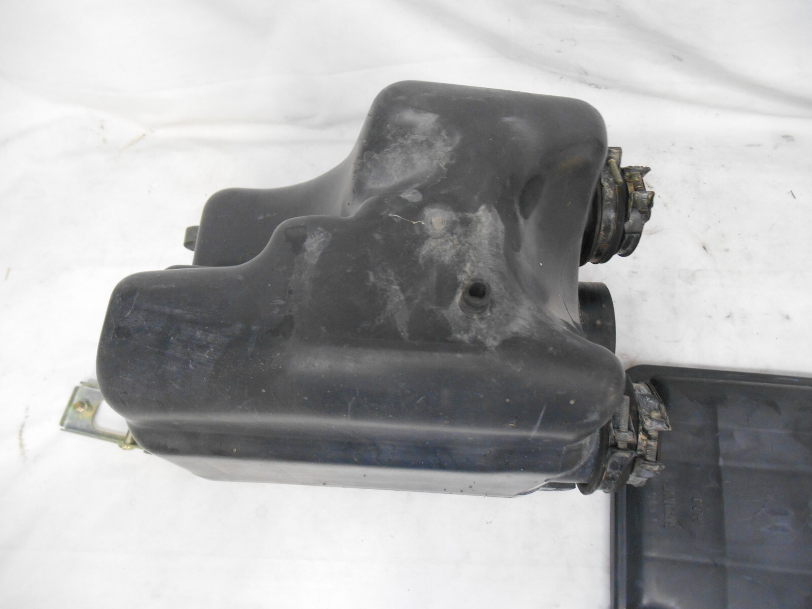 Honda OEM Air Box Cleaner Housing Lid Bracket TRX300EX Sportrax 300 1993-2007