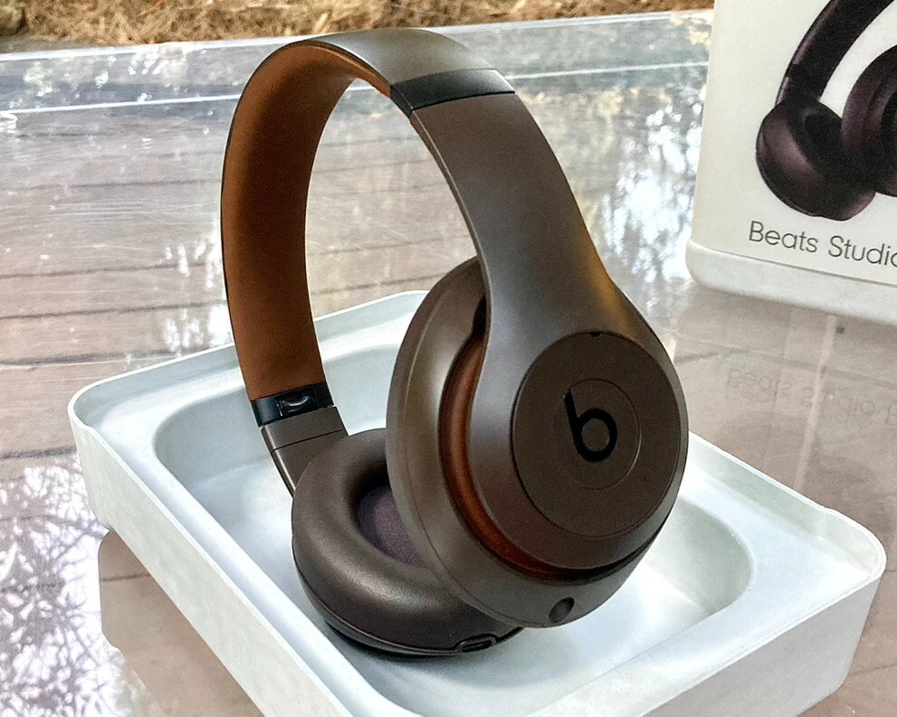 Beats Studio Pro Wireless Bluetooth On Ear Headphones - Deep Brown - New Sealed