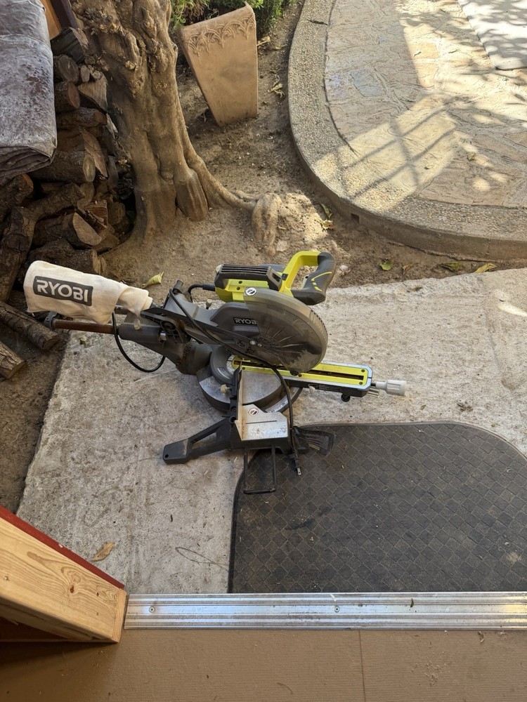 20V MAX* BAND SAW KIT