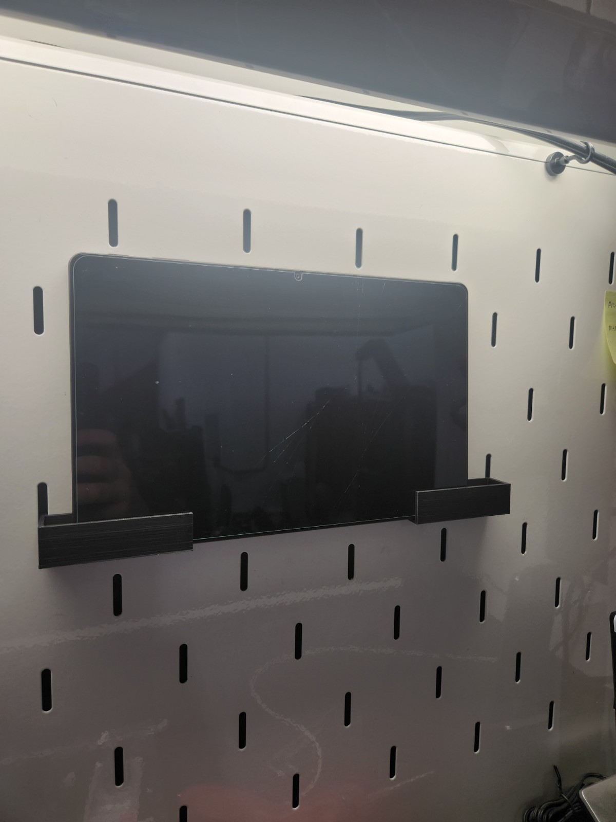 US GENERAL / ICON TOOL BOX HUTCH TABLET MOUNT (Tablet Not Included)