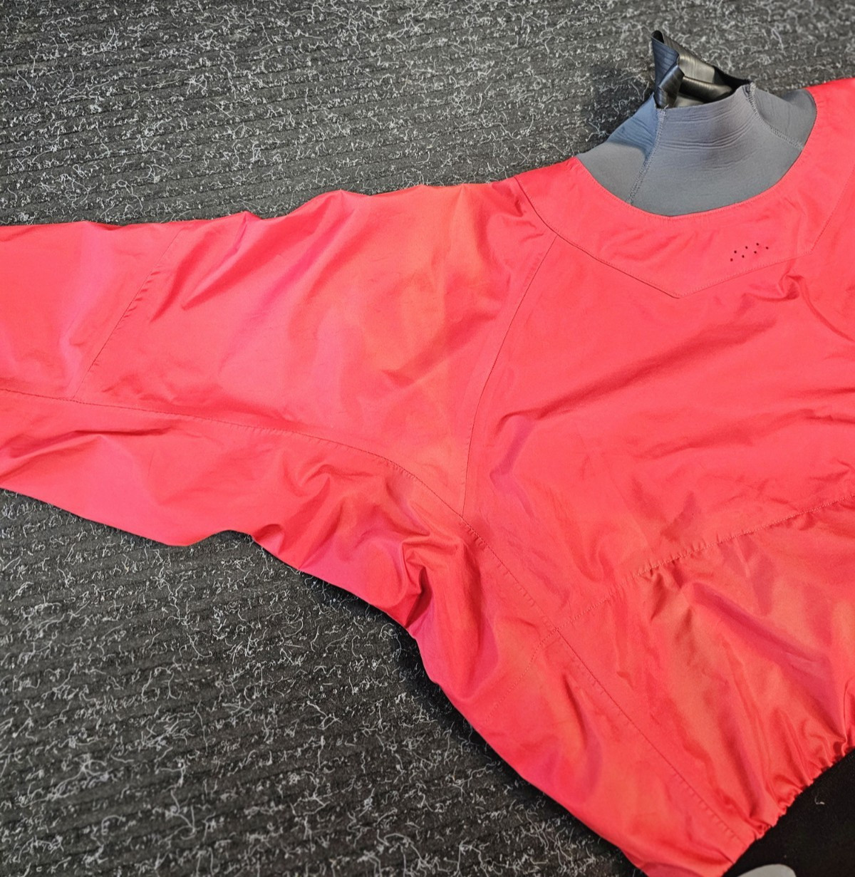 RED NRS FLUX ECLIPSE FOUR LAYER DRY TOP, SIZE XXL, BELT, FREE SHIPPING