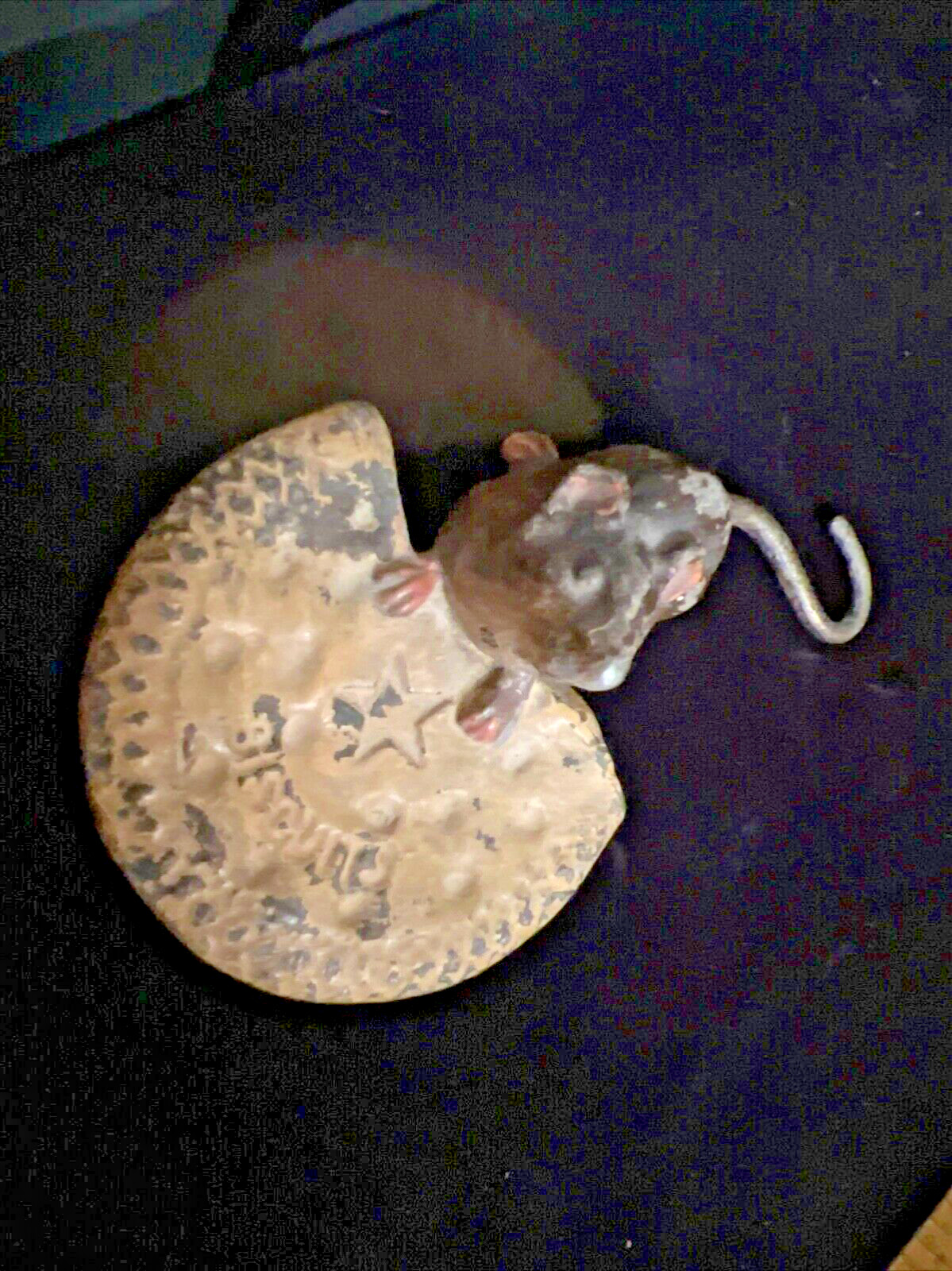 ANTIQUE CUTE COLD PAINTED VIENNA BRONZE MOUSE EATING BISCUIT.