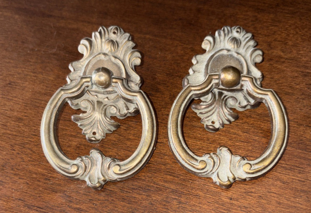 Antique Brass Drop Ring Furniture Pulls Rococo Design 4.5 Inch Drawer Pulls