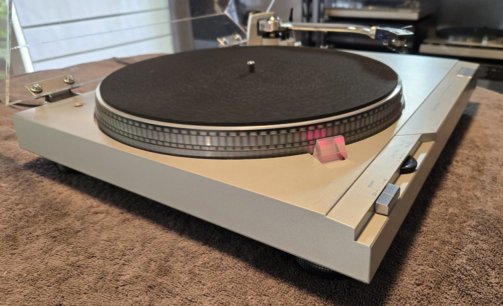 Technics Direct Drive SL-D2 Turntable, Serviced, Recapped, New Covers Available.