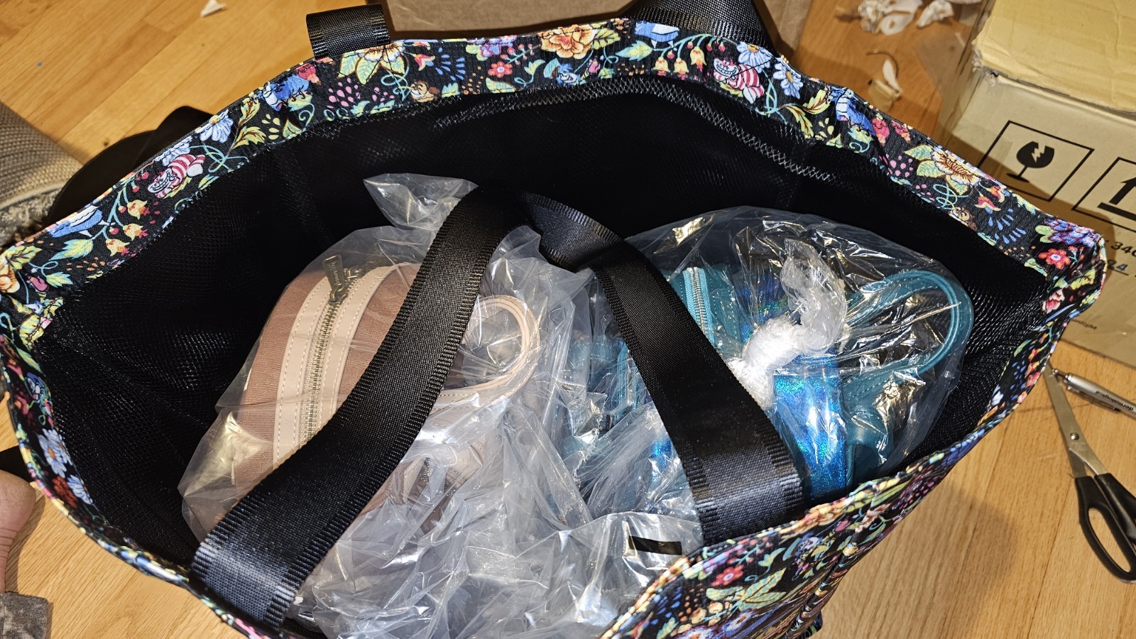 Vera Bradley Disney Classics On The Green Drawstring Family Tote NWT