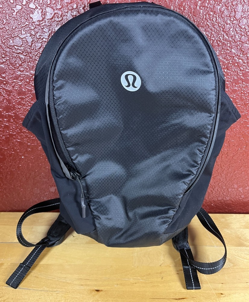 Lululemon Fast & Free Black Backpack 13L Hydration 16”x9.5”x3.5”