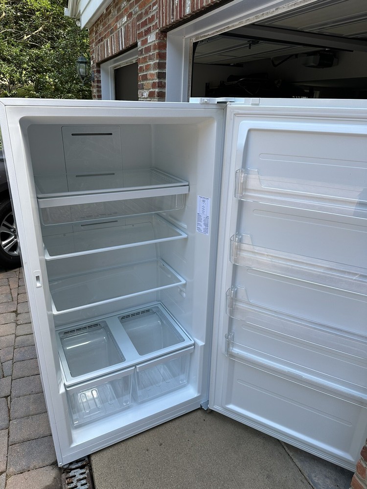 GE 17.3 Stand-up Freezer
