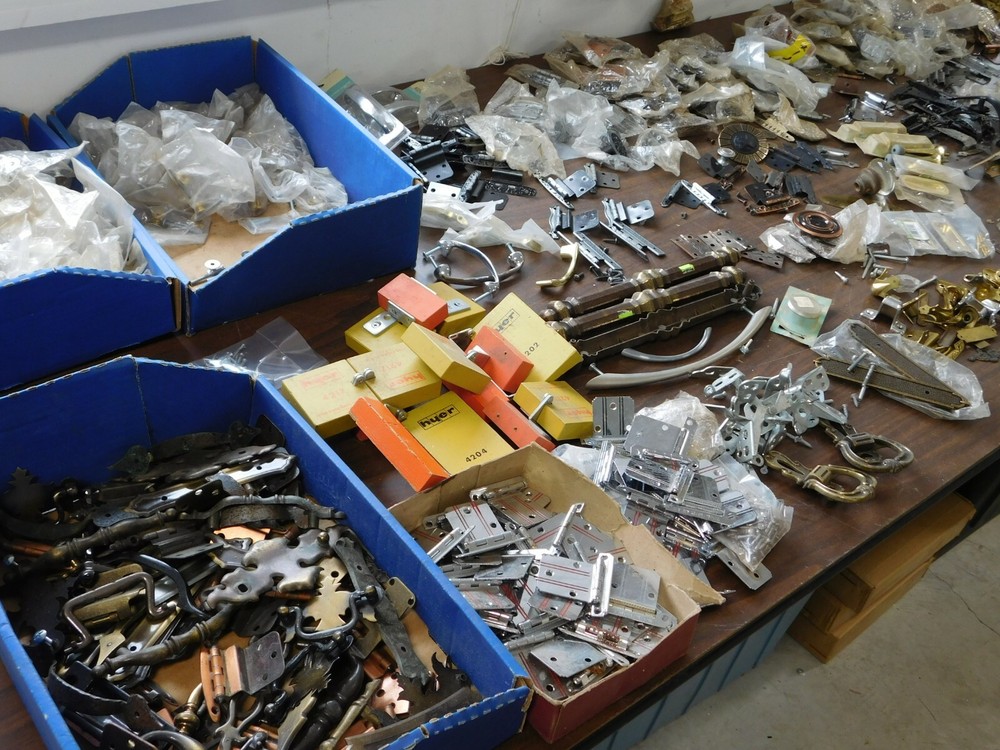 2500+ PIECES! NOS 60's & 70's Vintage Kitchen Cabinet Hardware Hinge Pulls Misc