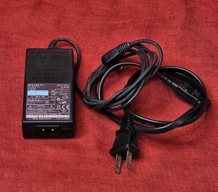 KORG R3 Keyboard Analog Modeling Synthesizer and Vocoder Very Nice