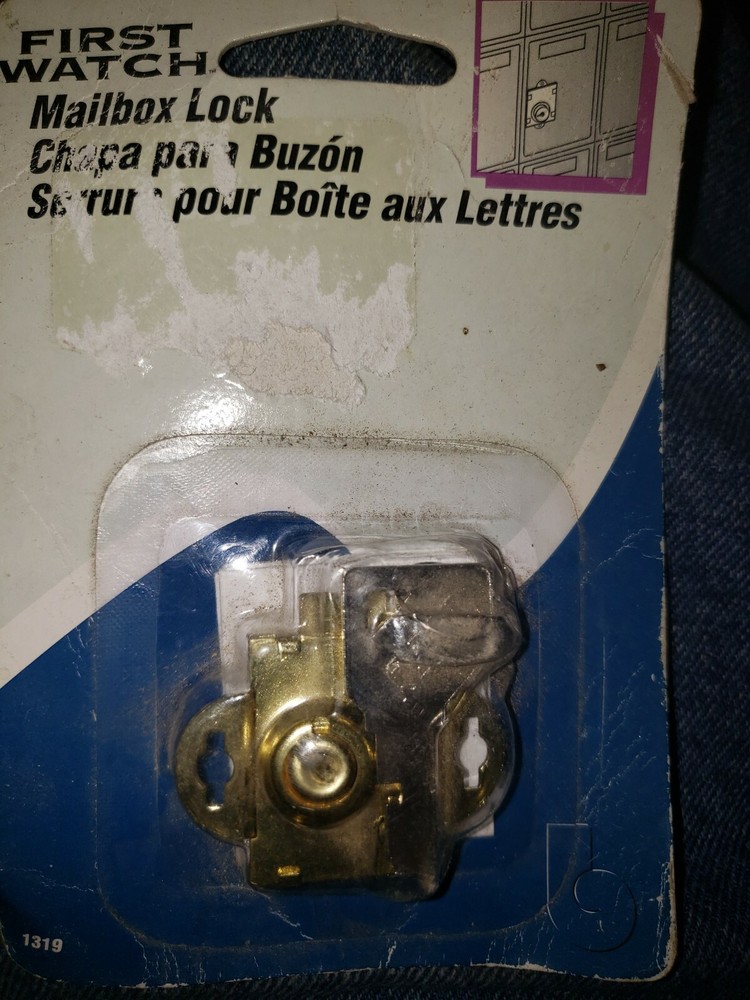 FIRST WATCH ~ MAILBOX LOCK, Model # 1319, w/ 2 Keys