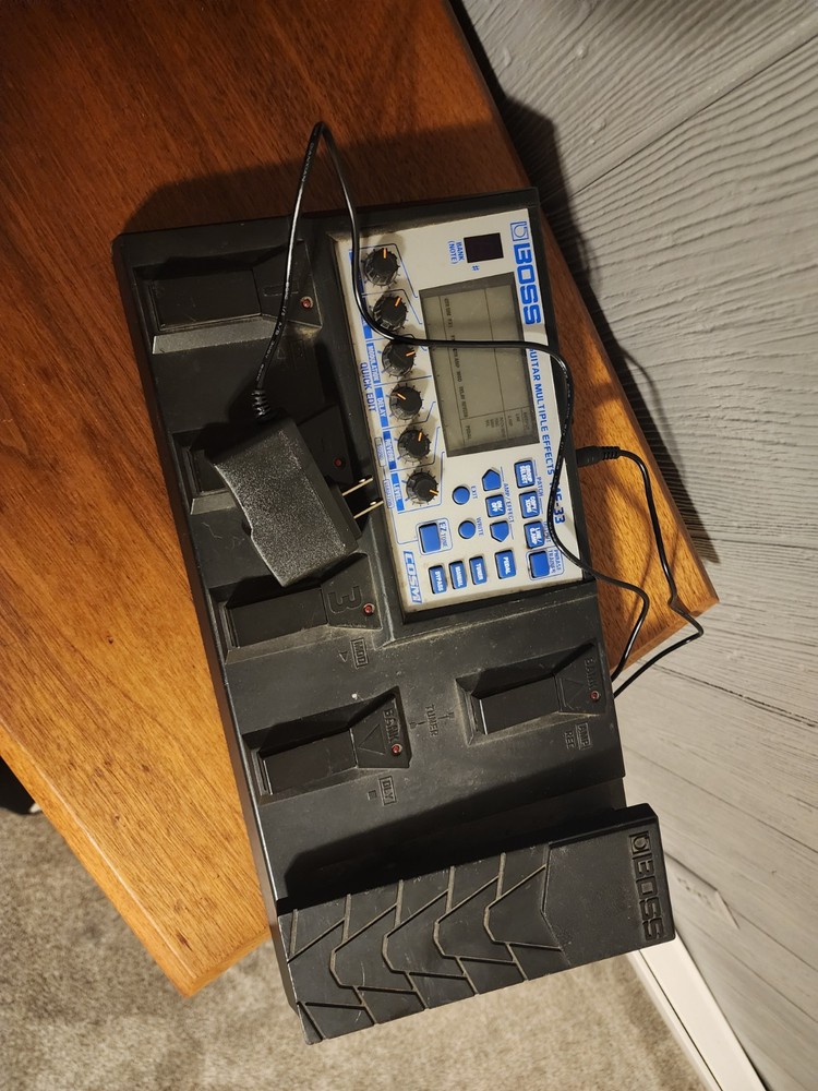 BOSS ME-33 Multiple Multi Effects Processor Guitar Effect With Cord