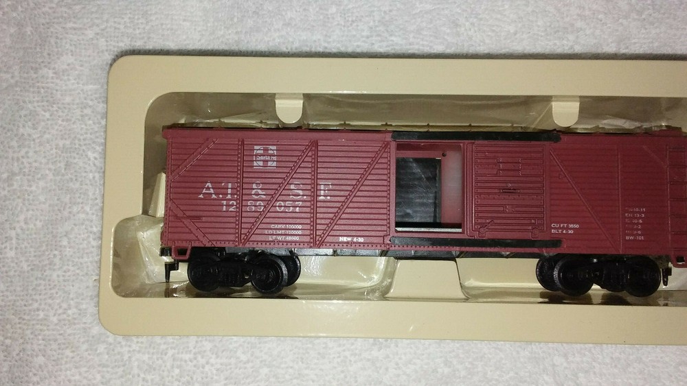 Life-Like Bundle 3 Box Cars HO Scale