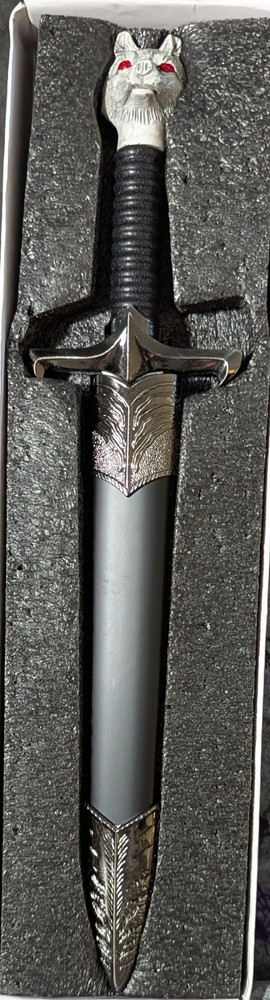 Wolf Head Dagger