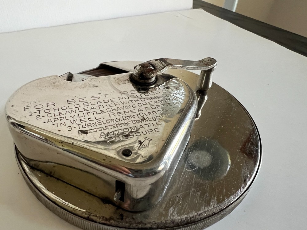 Kriss Kross Stropper & Razor Sharpener