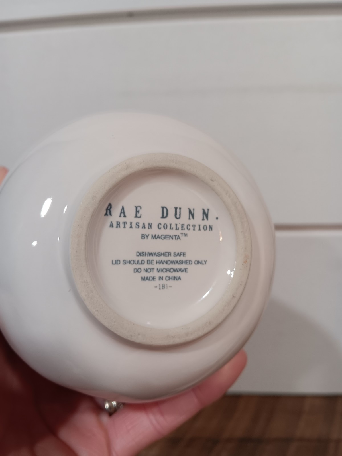 Rae Dunn Artisan Collection Garlic Cellar With Wooden Lid "Fresh"