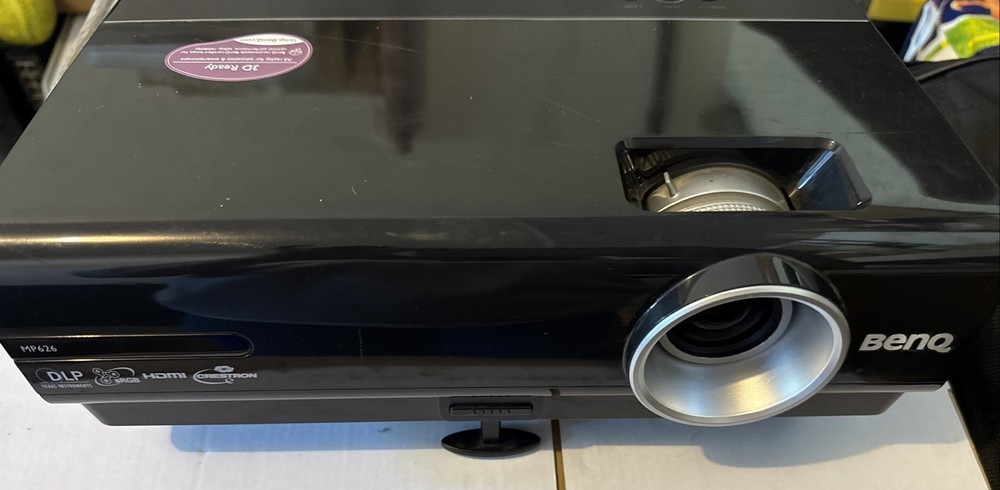BenQ MP626 Digital Projector with HDMI input Very Bright! 1086 Hours