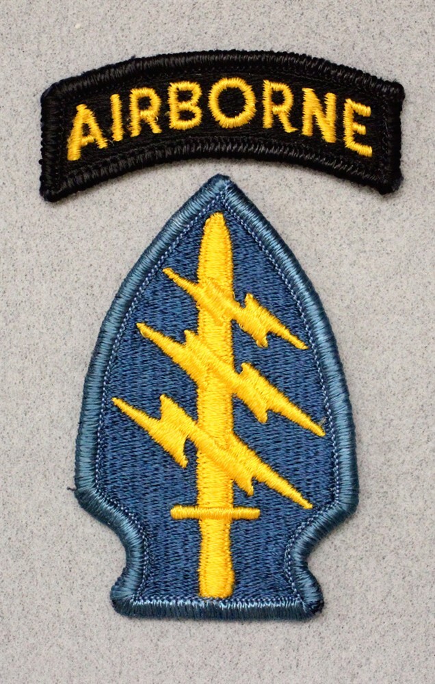 Army patch 5293: Spacial Forces w/AIRBORNE tab - merrowed edge