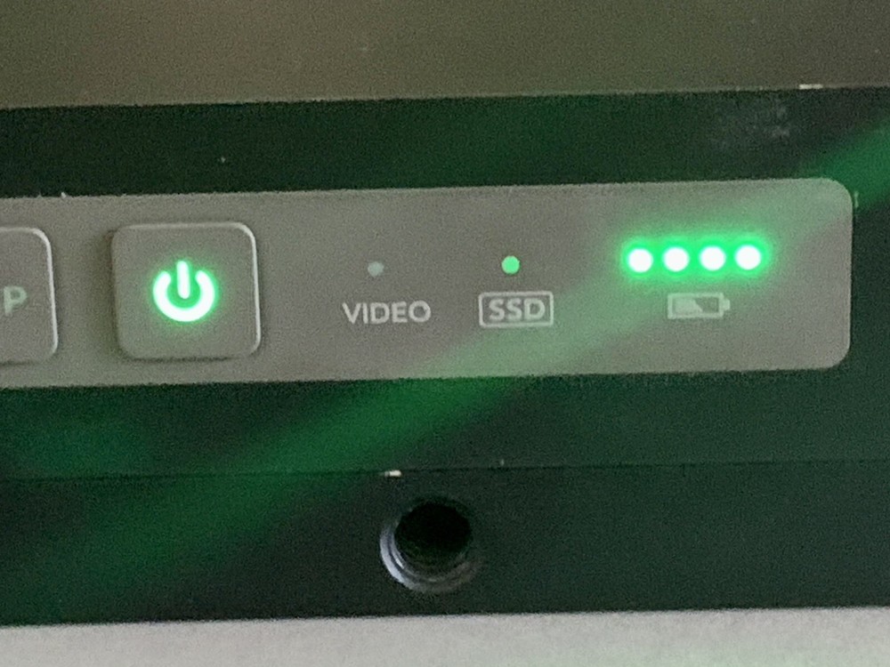 Blackmagic Design HyperDeck Shuttle SSD Field Recorder+++Cheese Plate