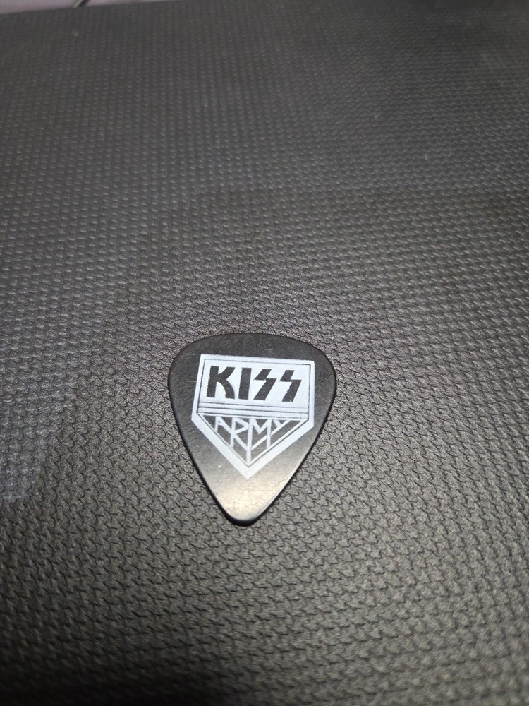 KISS Guitar Pick 2009 Kiss Online Official Kiss Army Gene Paul Eric Tommy