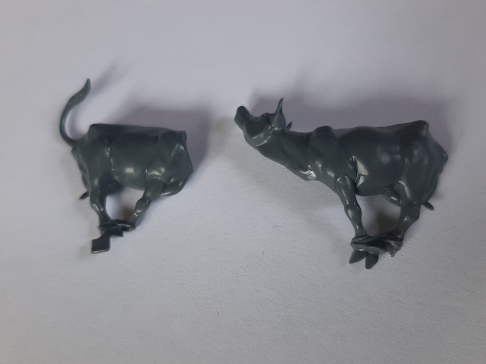 Warhammer Bits Hanging Cow