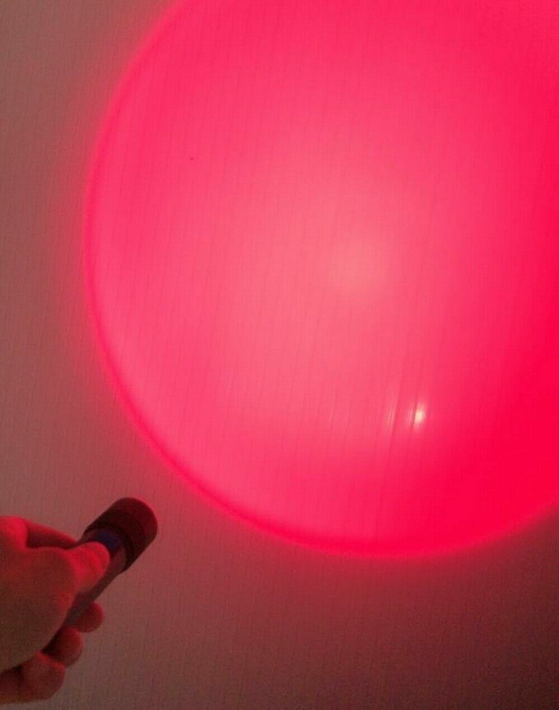 670nM USB Deep Red Light LED Flashlight Against Deteriorating Eyesight