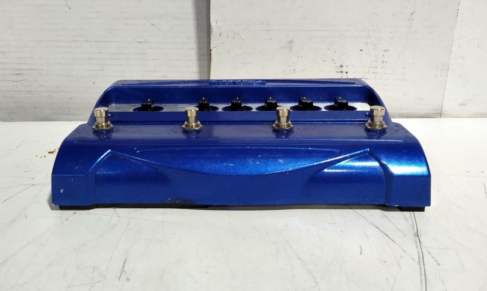 Line 6 MM4 Modulation Modeler Programmable Multiple Effects - No Power