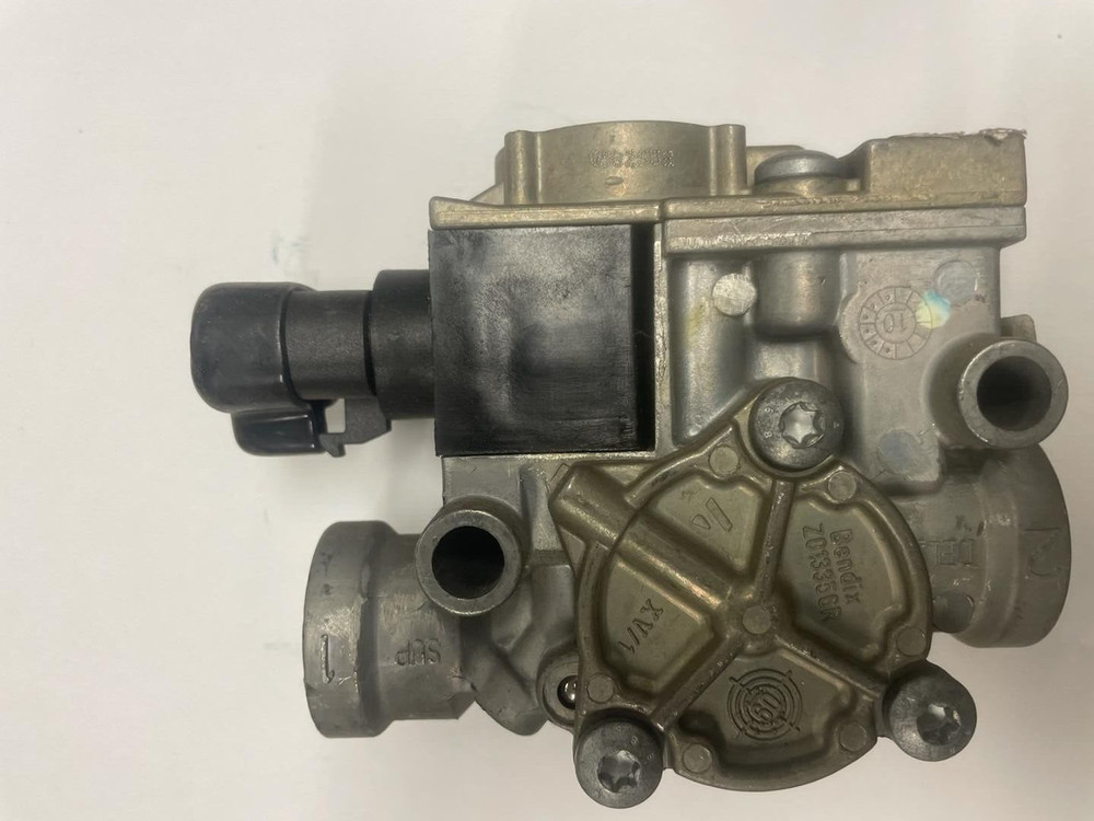 Genuine BENDIX ABS VALVE # 801481, MR-32QR NEW