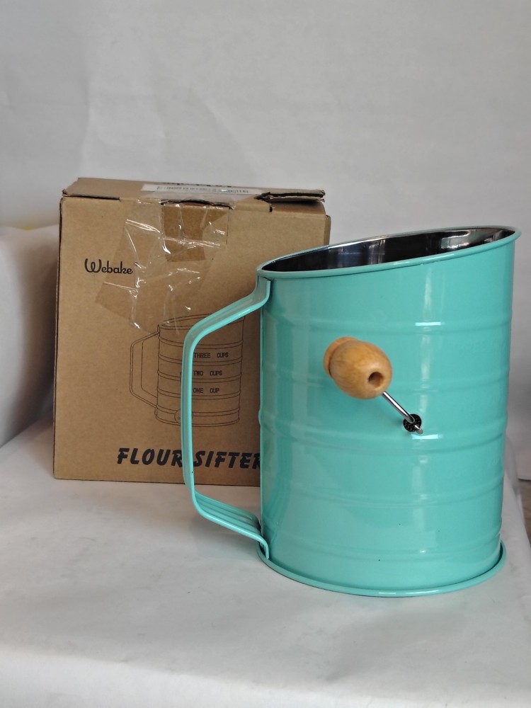 Webake Flour Sifter. 3 cup capacity. Green