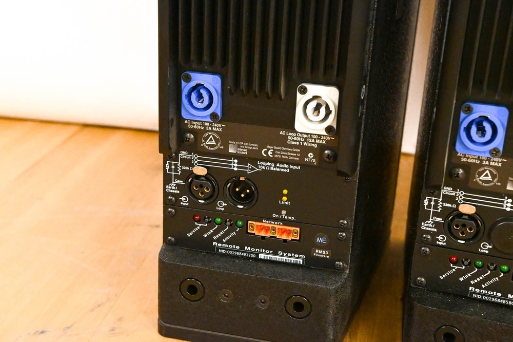 Meyer Sound M1D Ultra-Compact Curvilinear Array Loudspeaker (PAIR) CG01ZP9