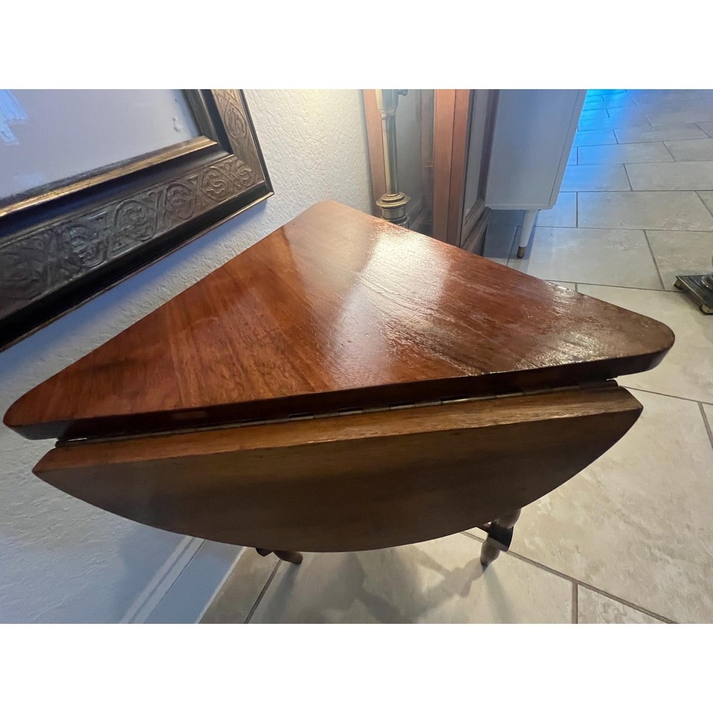 Antique Victorian Cloverleaf Drop Leaf Side Table Walnut Triangular 1800s