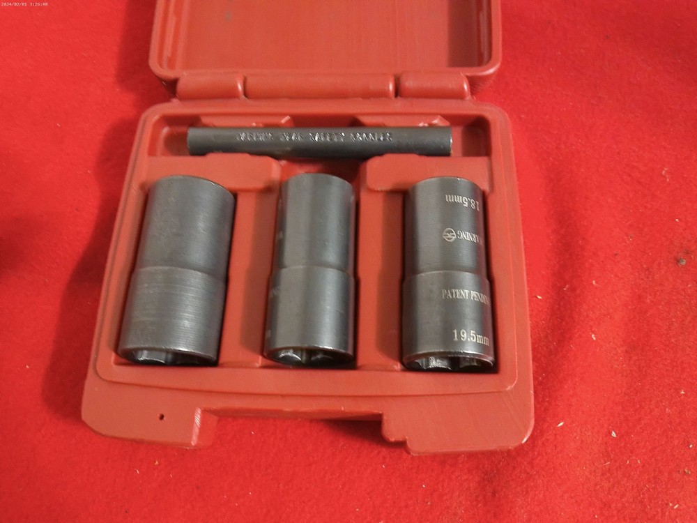 Matco LT1233 4pc Lug Flip Socket Set nice