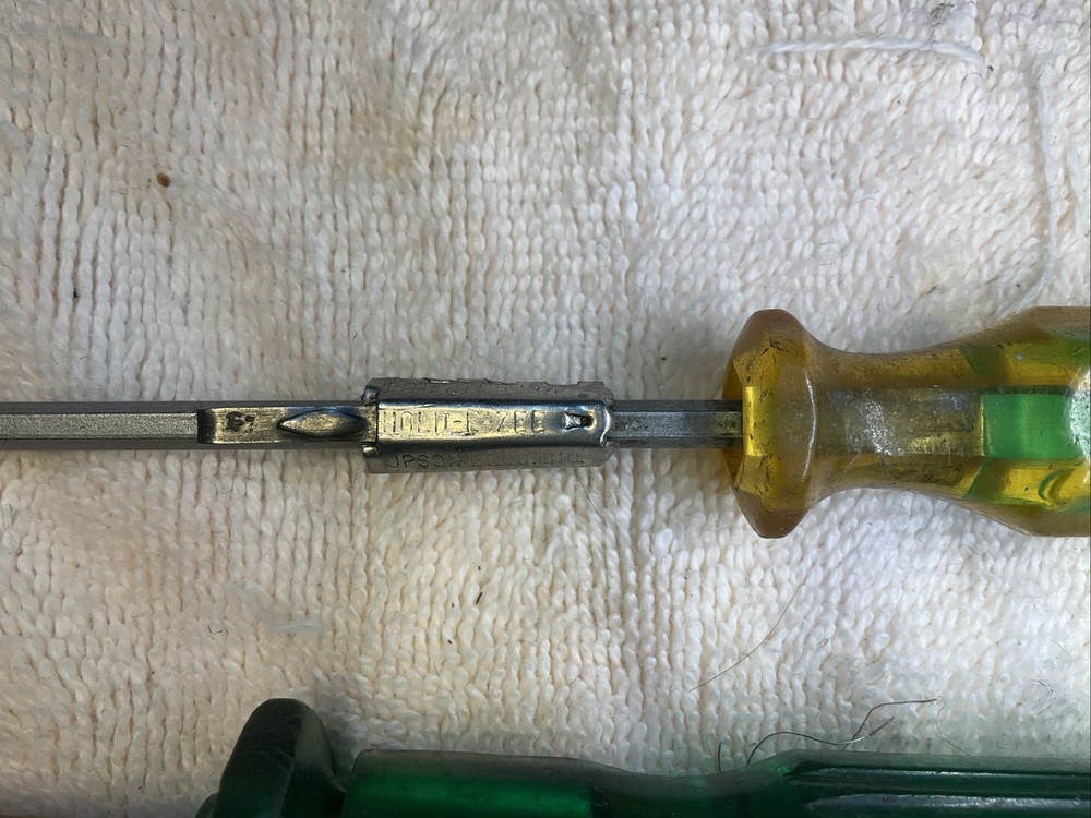 Hold E-ZEE Phillips PR-4 Philips & Hold E Zee 1836-8” Slotted Screwdriver