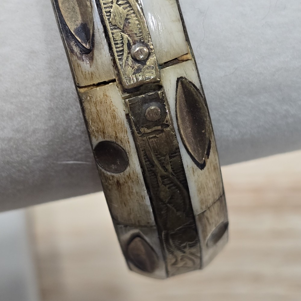 Bohemian Stackable Brass Inlay Bangle Bracelet Cream Tan Leaf Scrollwork