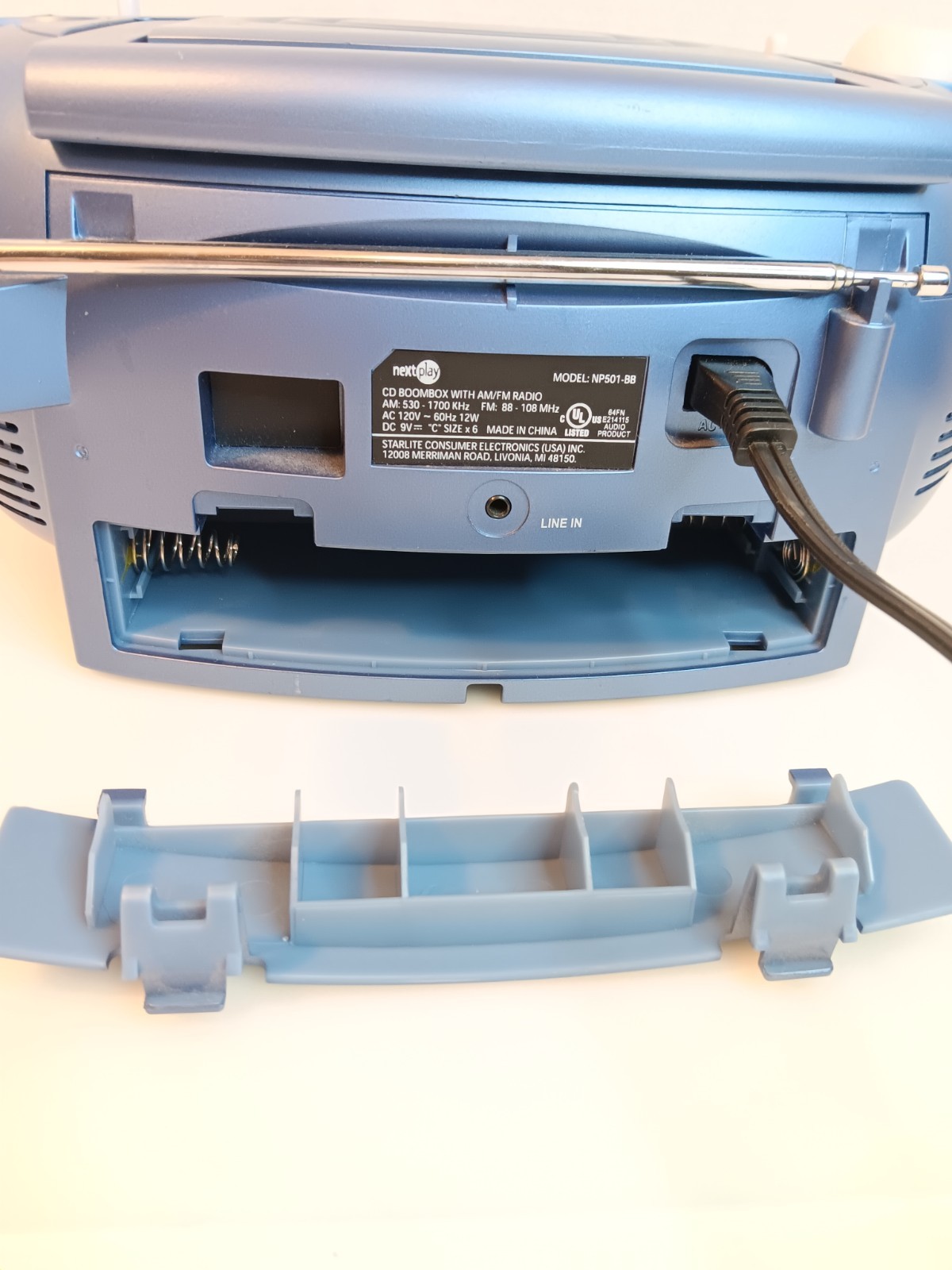 NextPlay Model NP501-BB Boombox AM/FM Radio CD Player Blue