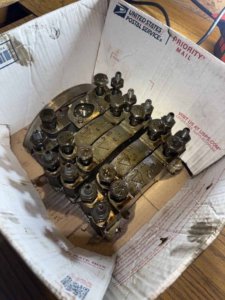 2015 Mercruiser 8.1 main caps