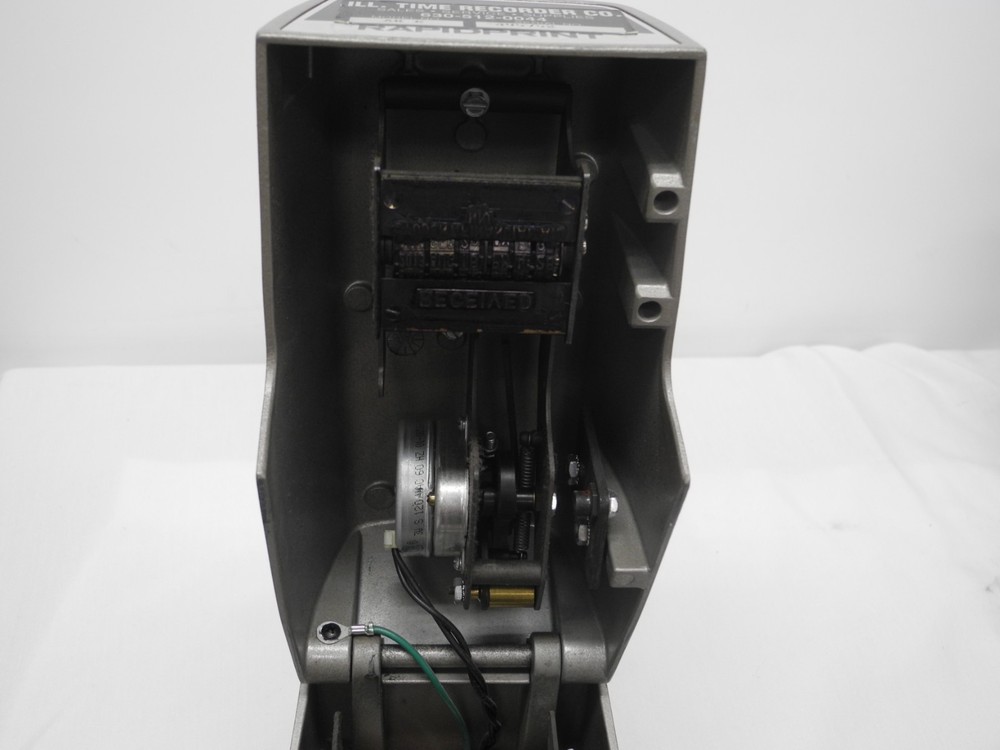 RAPIDPRINT AR-E DATE/TIME STAMP RECORDER W/KEY. TESTED GOOD KEEPS TIME