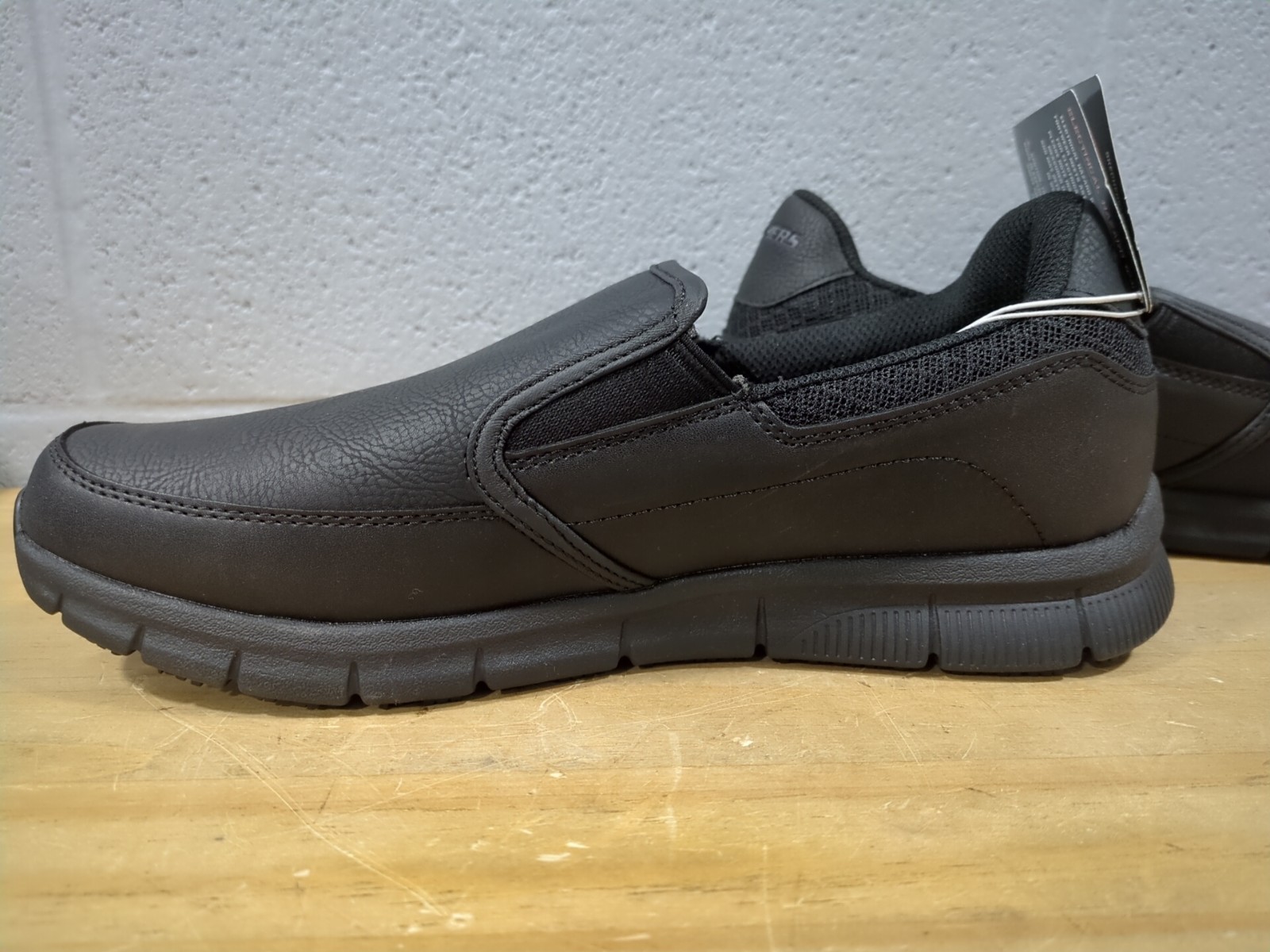 Skechers Shoes Mens 9 Groton Slip Resistant Relaxed Fit Work Slip On