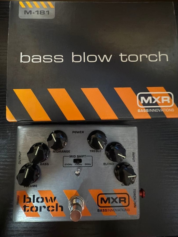 MXR M-181 bass blow torch