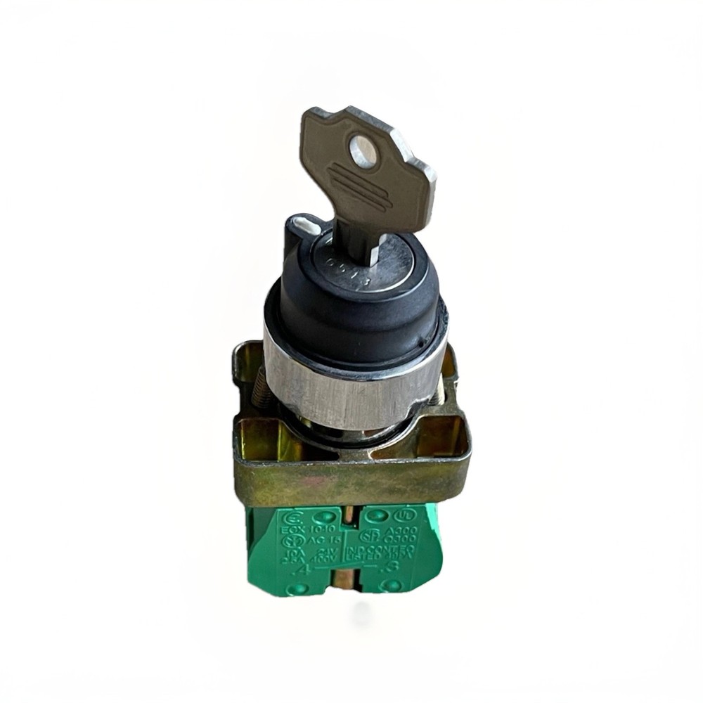 AUTOMATION DIRECT KEYED SELECTOR SWITCH WITH 2-ECX 1040 CONTACT BLOCKS