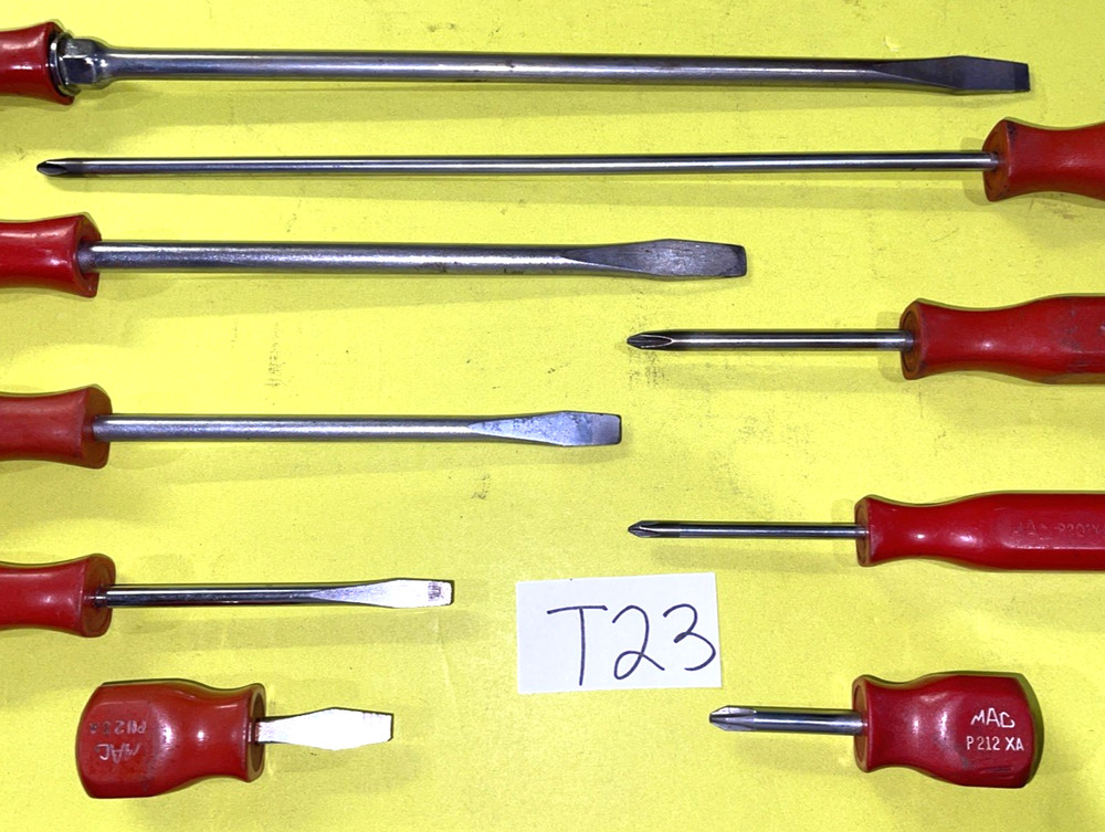 MAC TOOLS VINTAGE 9 PIECE ASSORTED RED HARD HANDLE SCREWDRIVER SET