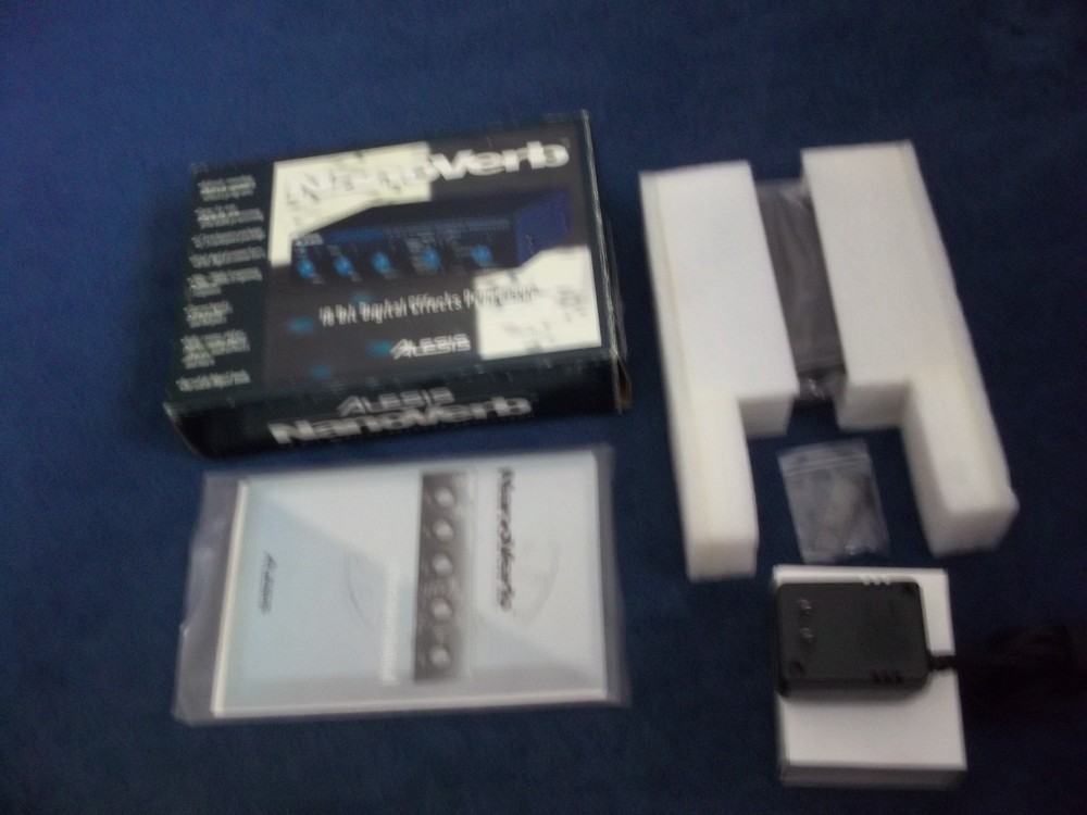 alesis nanoverb 18-bit digital effects processor