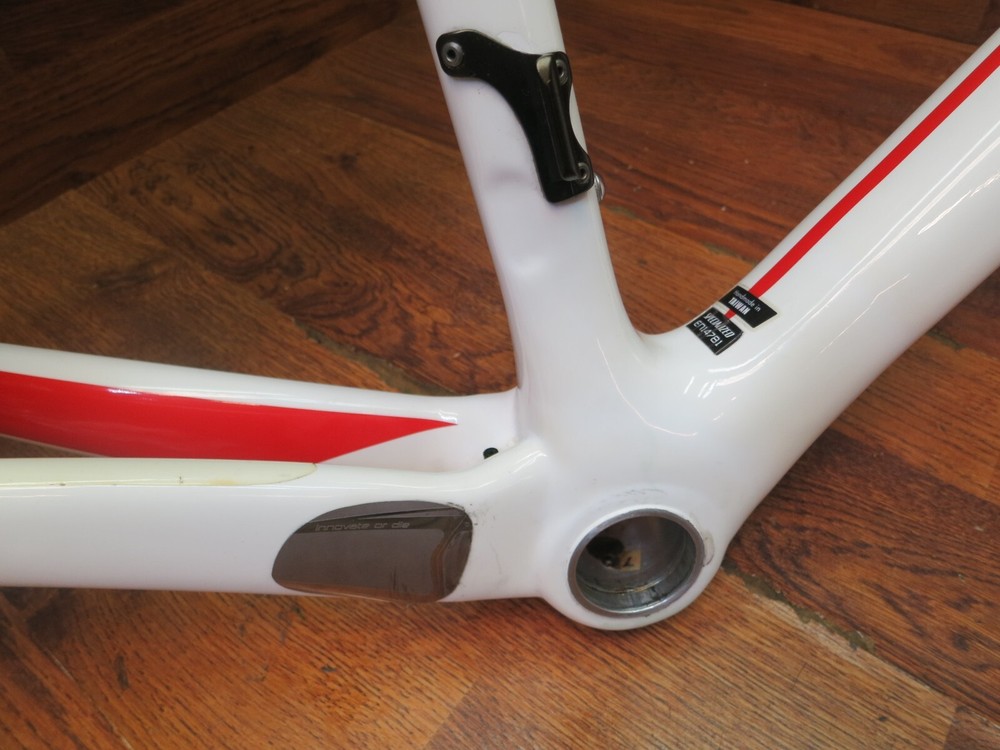 SPECIALIZED AMIRA COMP 8R FACT CARBON FRAME SET - S
